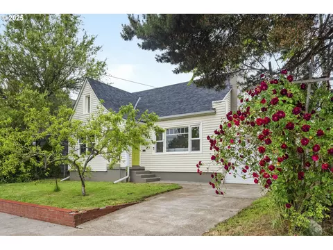 5107 SE Bush St, Portland, OR 97206