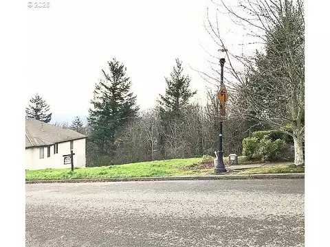 4055 NW Riggs Dr, Portland, OR 97229