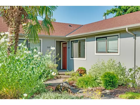 5811 NE 10th Ave #106, Portland, OR 97211