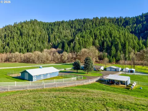 11119 N Myrtle Rd, Myrtle Creek, OR 97457