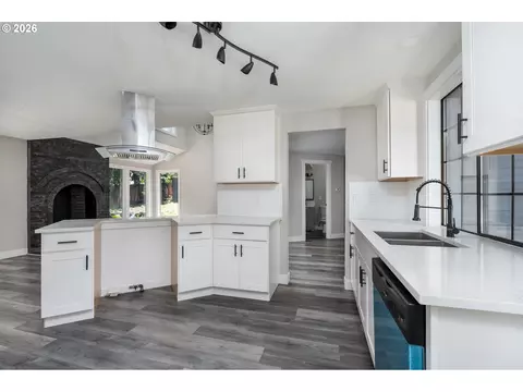 Kitchen - 4010 SW 13th Ct, Gresham, OR 97080 photo 1 of 3