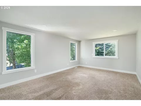 Bedroom - 4010 SW 13th Ct, Gresham, OR 97080 photo 2 of 6