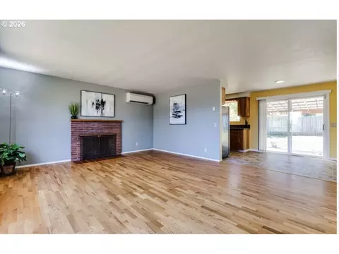 Living - 130 E 31st Ave, Eugene, OR 97405 photo 1 of 5