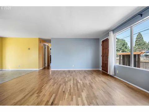 Living - 130 E 31st Ave, Eugene, OR 97405 photo 3 of 5