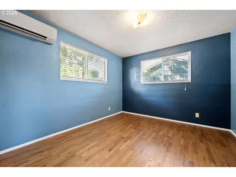 Bedroom - 130 E 31st Ave, Eugene, OR 97405 photo 1 of 7