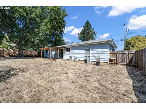 Exterior - 130 E 31st Ave, Eugene, OR 97405 photo 5 of 9