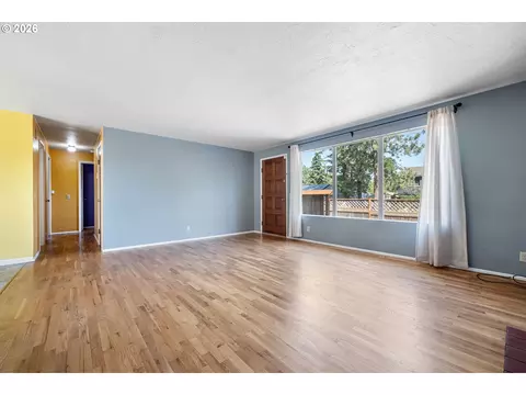 Living - 130 E 31st Ave, Eugene, OR 97405 photo 2 of 5