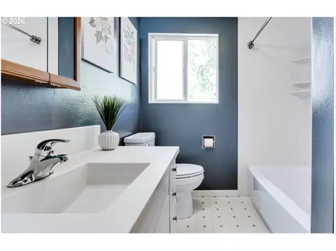 Bath - 130 E 31st Ave, Eugene, OR 97405 photo 1 of 3