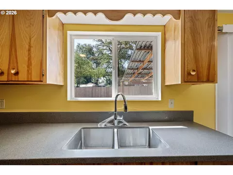 Kitchen - 130 E 31st Ave, Eugene, OR 97405 photo 4 of 6