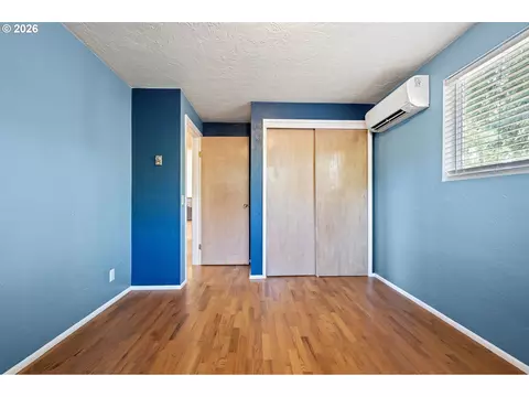 Bedroom - 130 E 31st Ave, Eugene, OR 97405 photo 2 of 7