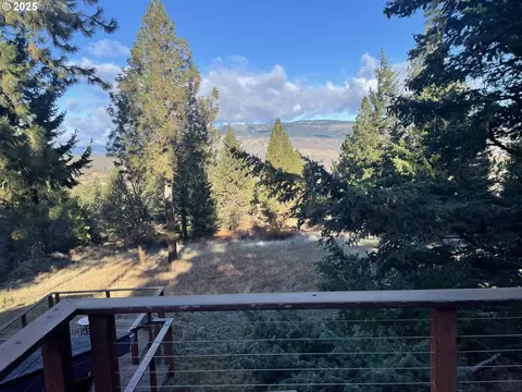 1143 Jasper Ln, Mosier, OR 97040