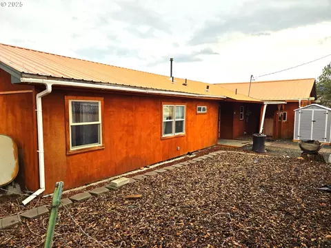390 Highlan Ter, Mount Vernon, OR 97865