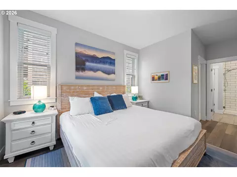Bedroom - 11 Cedar Run Loop, Pacific Beach, WA 98571 photo 1 of 6