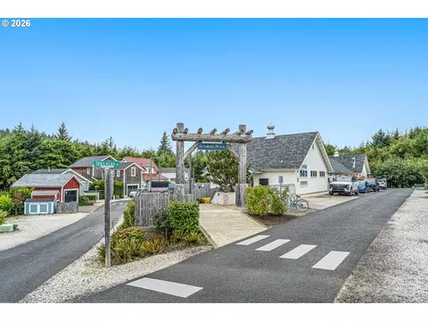 Exterior - 11 Cedar Run Loop, Pacific Beach, WA 98571 photo 6 of 10