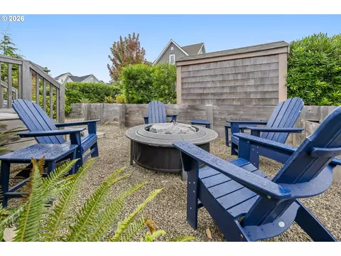 Exterior - 11 Cedar Run Loop, Pacific Beach, WA 98571 photo 5 of 10