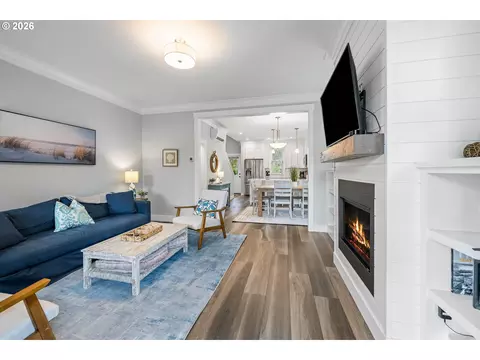 Living - 11 Cedar Run Loop, Pacific Beach, WA 98571 photo 2 of 4