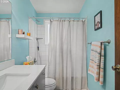 Bath - 1454 SW 4th St, Gresham, OR 97080 photo 2 of 3