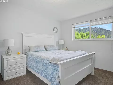 Bedroom - 1454 SW 4th St, Gresham, OR 97080 photo 1 of 6