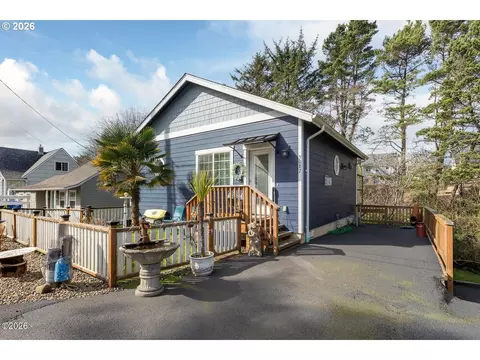 3087 SW Beach Ave, Lincoln City, OR 97367
