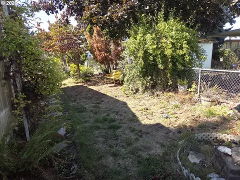 Exterior - 5335 Main St #11, Springfield, OR 97478 photo 2 of 6