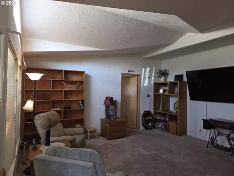 Living - 5335 Main St #11, Springfield, OR 97478 photo 1 of 3