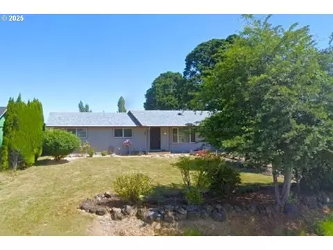 615 Lincoln St, Silverton, OR 97381