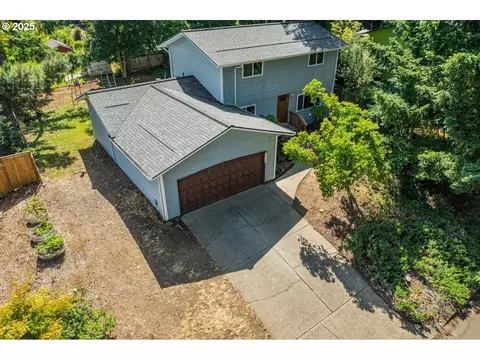 19303 Whitney Ln, Oregon City, OR 97045