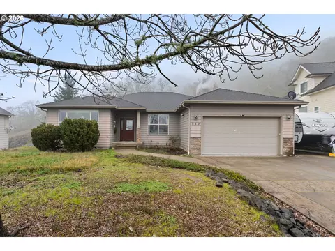 849 N View Dr, Winchester, OR 97495