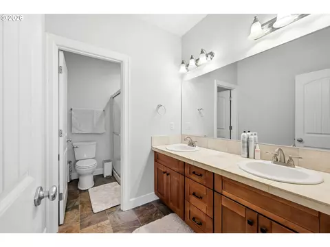 Bath - 19119 Dublin Ave, Sandy, OR 97055 photo 2 of 4