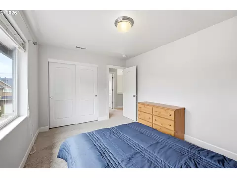 Bedroom - 19119 Dublin Ave, Sandy, OR 97055 photo 8 of 8