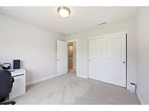 Bedroom - 19119 Dublin Ave, Sandy, OR 97055 photo 6 of 8