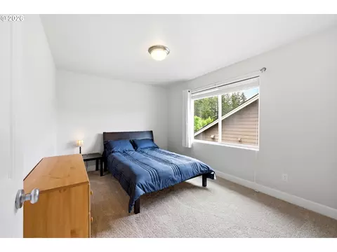 Bedroom - 19119 Dublin Ave, Sandy, OR 97055 photo 7 of 8