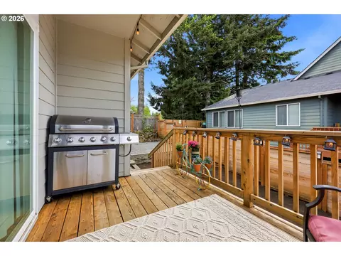 Exterior - 19119 Dublin Ave, Sandy, OR 97055 photo 5 of 10