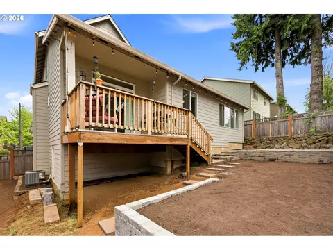 Exterior - 19119 Dublin Ave, Sandy, OR 97055 photo 6 of 10
