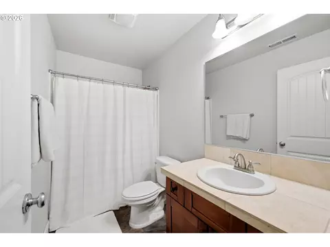 Bath - 19119 Dublin Ave, Sandy, OR 97055 photo 4 of 4