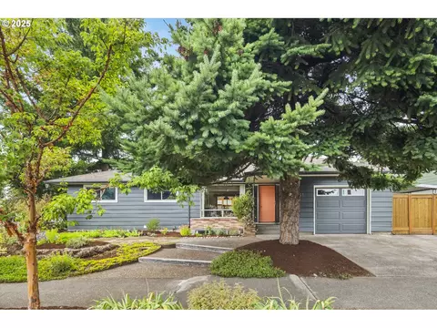 6211 NE Halsey St, Portland, OR 97213
