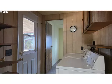 Other - 1625 Henderson Ave #B10, Eugene, OR 97403 photo 10 of 13