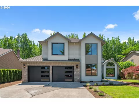 16428 NE San Rafael Dr, Portland, OR 97230
