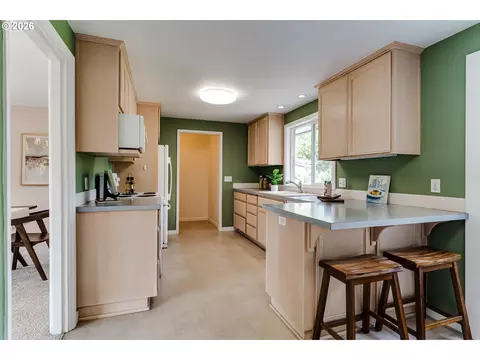 Kitchen - 727 Elm Dr, Eugene, OR 97404 photo 1 of 3