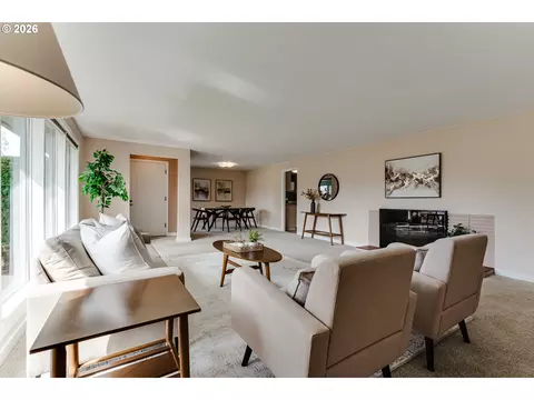 Living - 727 Elm Dr, Eugene, OR 97404 photo 1 of 3