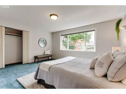 Bedroom - 727 Elm Dr, Eugene, OR 97404 photo 3 of 3