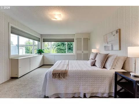 Bedroom - 727 Elm Dr, Eugene, OR 97404 photo 1 of 3