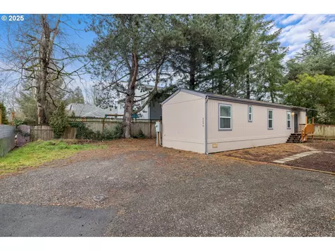 2696 SE Palmquist Rd, Gresham, OR 97080 photo 2