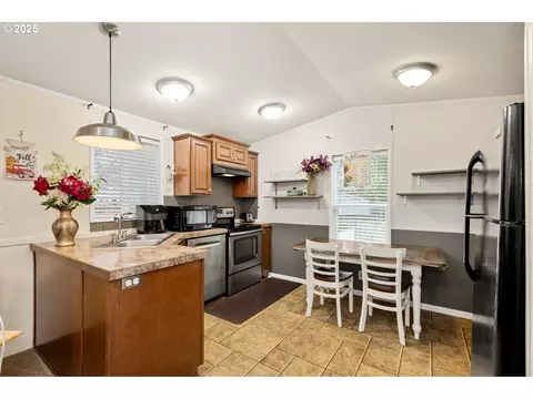2696 SE Palmquist Rd, Gresham, OR 97080 photo 4
