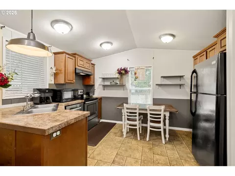 2696 SE Palmquist Rd, Gresham, OR 97080 photo 5