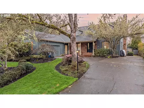5147 Solar Heights Dr, Eugene, OR 97405
