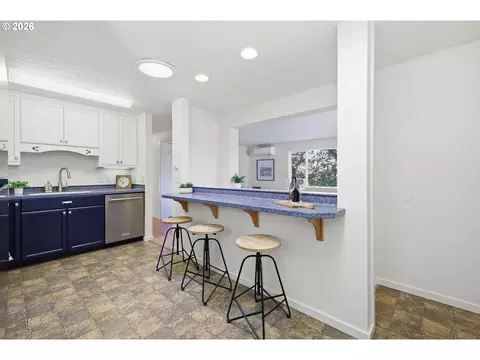 Kitchen - 29127 Gimpl Hill Rd, Eugene, OR 97402 photo 4 of 5