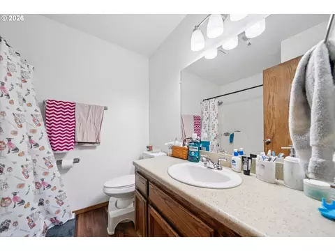 Bath - 240 SE Kane Dr, Gresham, OR 97080 photo 1 of 5