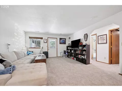 Living - 240 SE Kane Dr, Gresham, OR 97080 photo 1 of 6