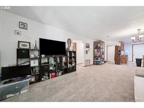 Living - 240 SE Kane Dr, Gresham, OR 97080 photo 3 of 6